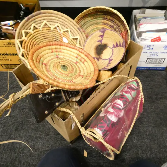 BOX LOT PACIFIC AND AFRICAN BASKETRY AND A UKULELE 