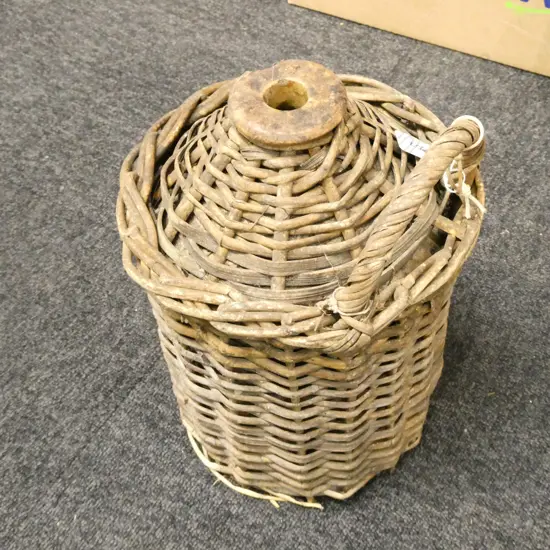 CROCK IN WOVEN CANE