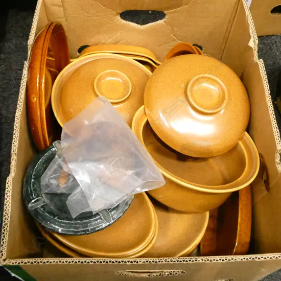 BOX LOT ASST. CROWN LYNN DINNERWARE