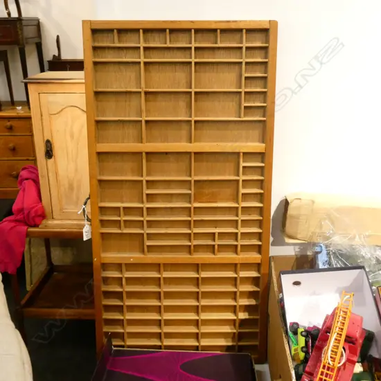 PRINTERS TRAY 815 X 420MM