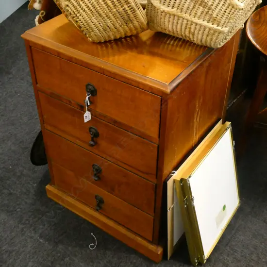 4 DRAWER OAK SMALL CHEST OF DRAWERS