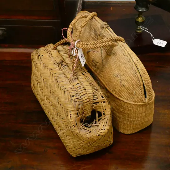 2 VINTAGE WOVEN BAGS 