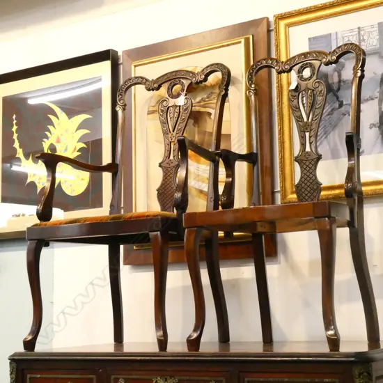 PR KAURI GRANDFATHER & GRANDMOTHER AF CHAIRS