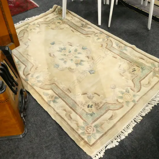 HAND KNOTTED ALL WOOL AUBUSSON STYLE RUG 1810 x 1210mm