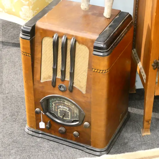 VINTAGE COURIER RADIO H. 560MM