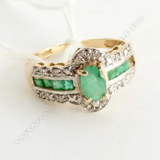 10ct ring, emeralds & diamond, 1.9gm