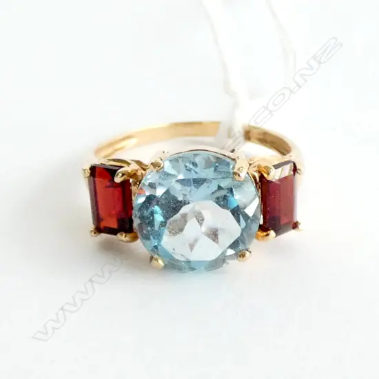 10ct Ring blue & red stones  2.4gm