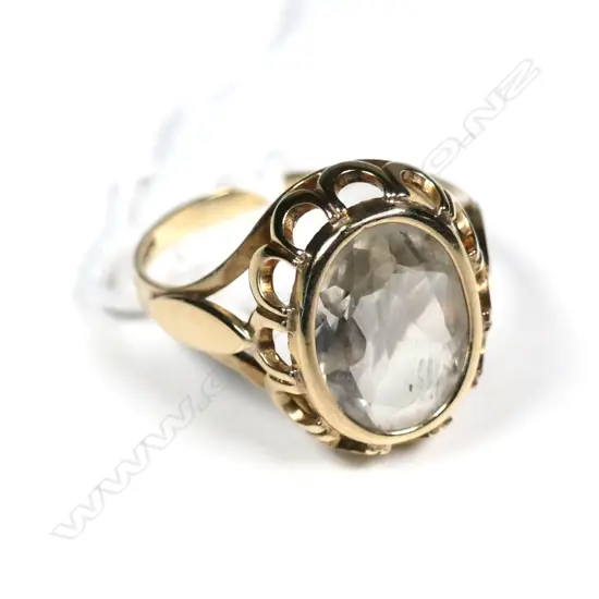 9CT Y/GOLD PALE CITRINE? DRESS RING 3.4gms