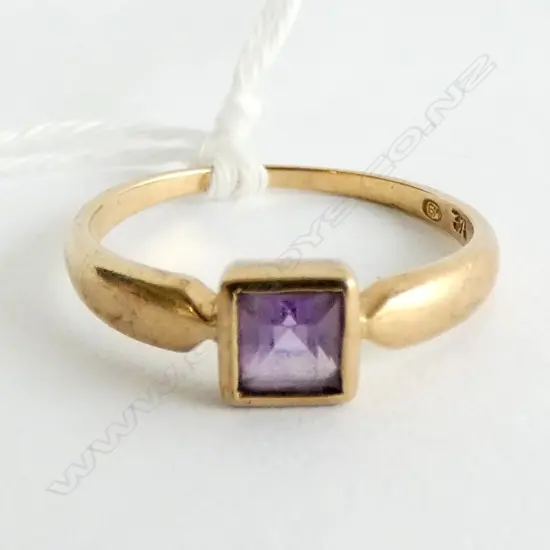 9ct ring amethyst square cut