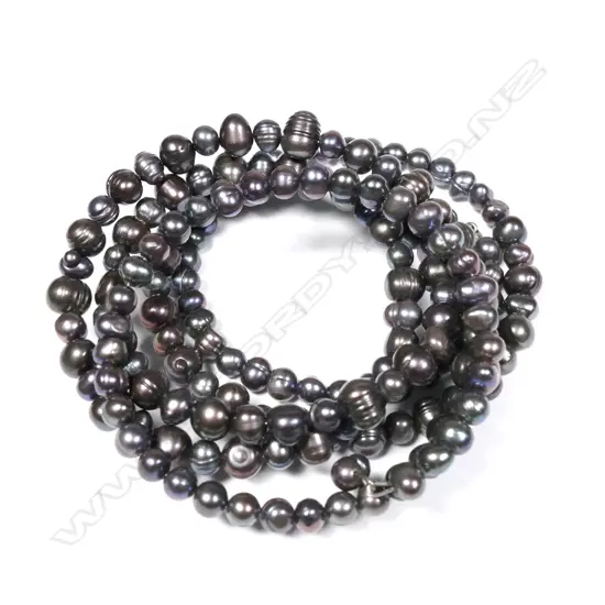 ONE DARK PEARL STYLE BEADED BRACELET
