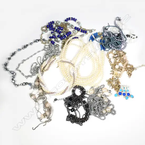 BOX COSTUME JEWELLERY, INCL. BEADS