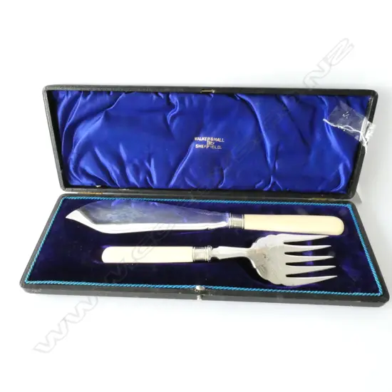 WALKER AND HALL FISH SERVING SET - CASED 