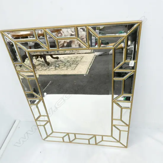 ANEALED MIRROR 1050 X 800 MM DAMAGE TO CORNER