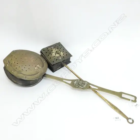 2 VICT BRASS CHESTNUT ROASTERS L 560 MM