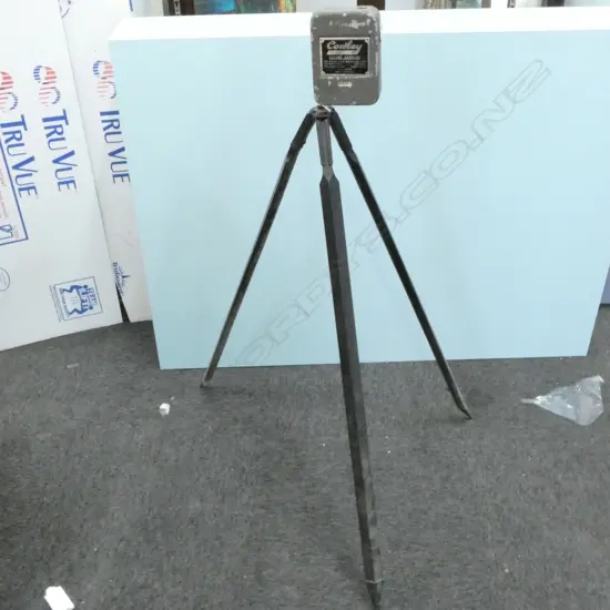 VINTAGE COWLEY AUTOMATIC LEVEL ON TRIPOD L. 1130MM