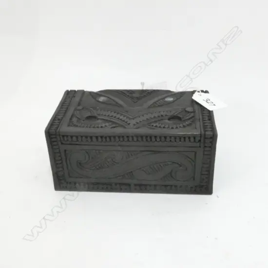 SMALL MAORI CARVED WOODEN BOX L. 155MM