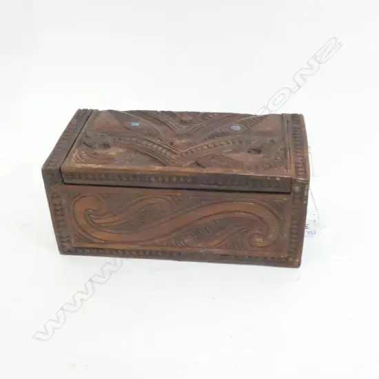 MAORI CARVED WOODEN BOX L. 200MM
