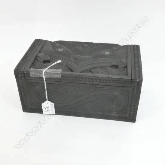 MAORI CARVED WOODEN BOX L. 235MM