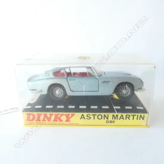 DINKY ASTON MARTIN - BOXED (19149)
