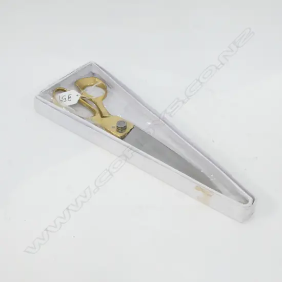 PAIR OF BRASS HANDLED TAILOR'S SCISSORS IN BOX