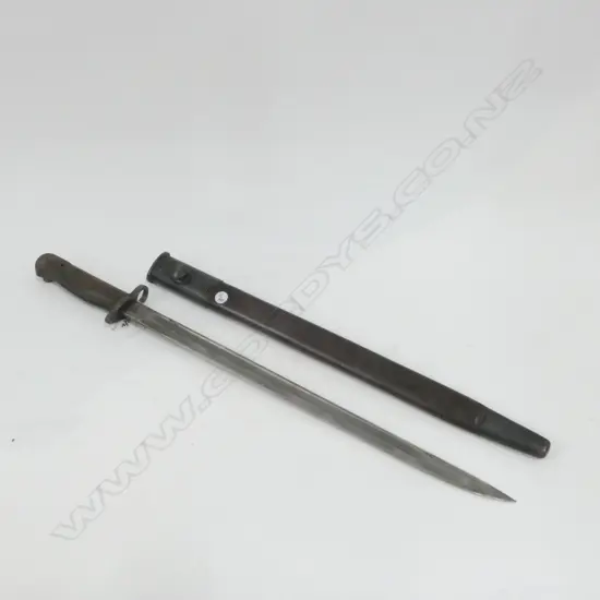 1907 LEE ENFIELD BAYONET & LEATHER SCABBARD