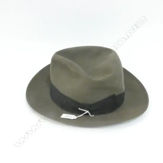 VINTAGE FEDORA