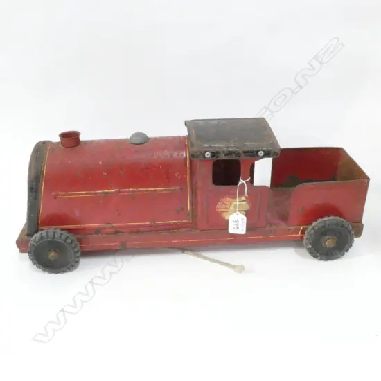TRIANG TIN PLATE PULL ALONG LOCOMOTIVE 51CM LONG