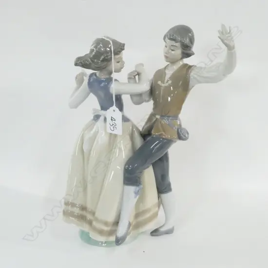 LLADRO FIGURE GROUP OF A COUPLE DANCING FINGER MISSING H 320 MM