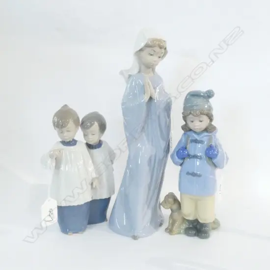 THREE LLADRO NAO PORCELAIN FIGURES (FINGERS DAMAGED ON CHOIR BOYS)