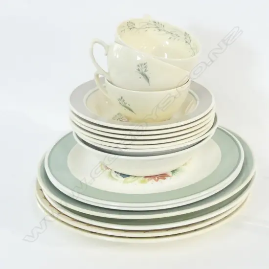 16 PCES ASST. SUSIE COOPER INCL. TIGERLILY 