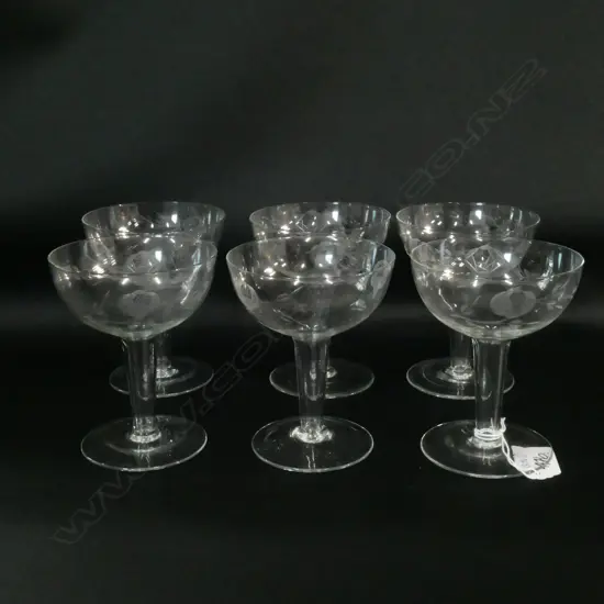 6 HOLLOWSTEM CHAMPAGNE GLASSES 