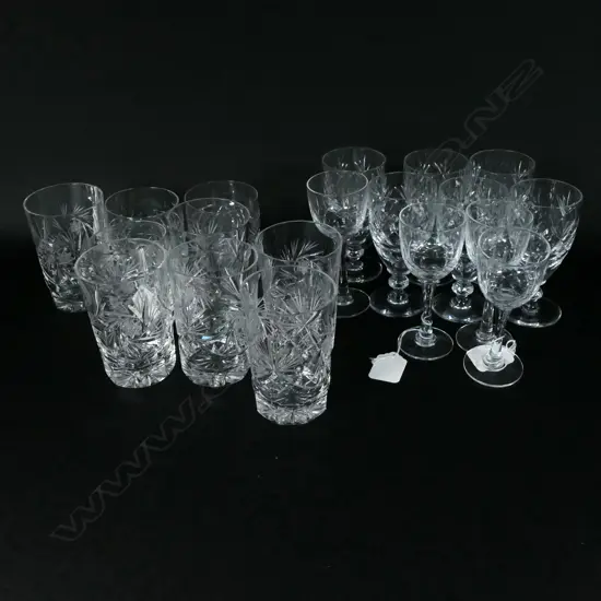 19 PIECES CRYSTAL GLASSWARE SHERRY, SHOT, LIQUEUR 