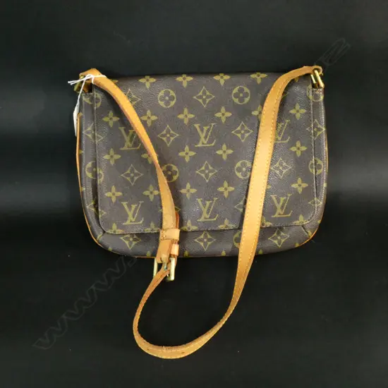 LOUIS VUITTON? HANDBAG