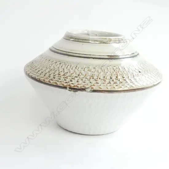 VINTAGE JACK KRISINICH STUDIO POTTERY VASE, 140mm