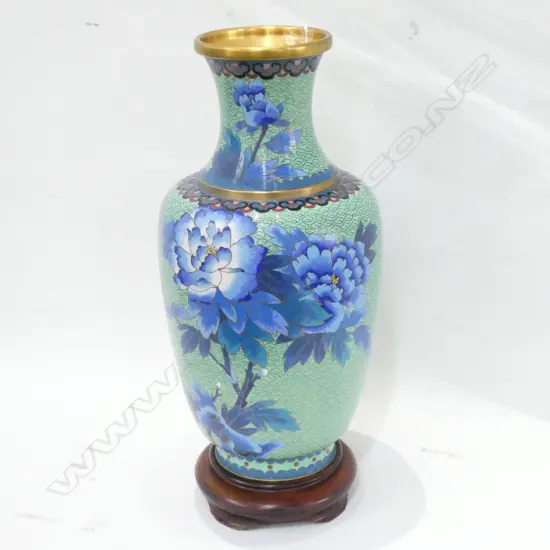 CLOISONNE VASE ON STAND H 330 MM