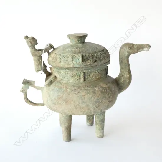 CHINESE ARCHAIC STYLE FOOTED BIRD WINE EWER H. 250MM 