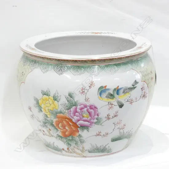 CHINESE FAMILLE ROSE JARDINIERE H 260MM