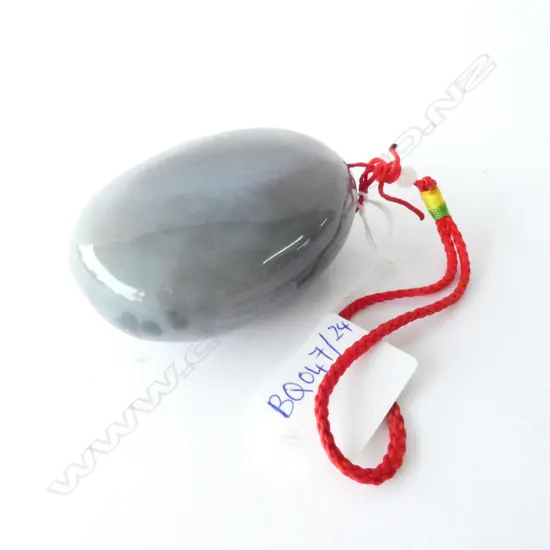 BLUE GREY BANDED AGATE HANDLING STONE L. 80MM
