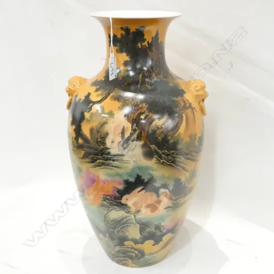 TALL CHINESE VASE WITH RABBITS H. 410MM