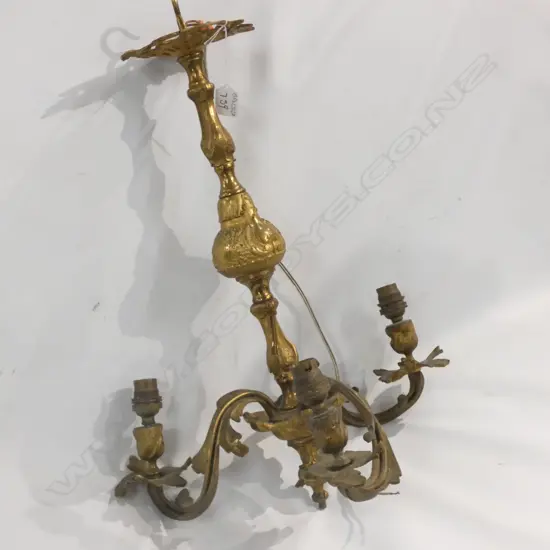1 GILT 3 ARM LIGHT FITTING
