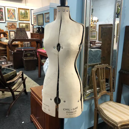 CHIL DAW PIONEER DRESS MANNEQUIN H. 1550MM