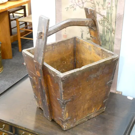 CHINESE WOODEN BUCKET