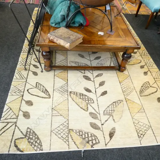 LARGE CONTEMPORARY RUG FAULTS TO THE BORDER +MINOR STAINS 2900 X 2000 MM