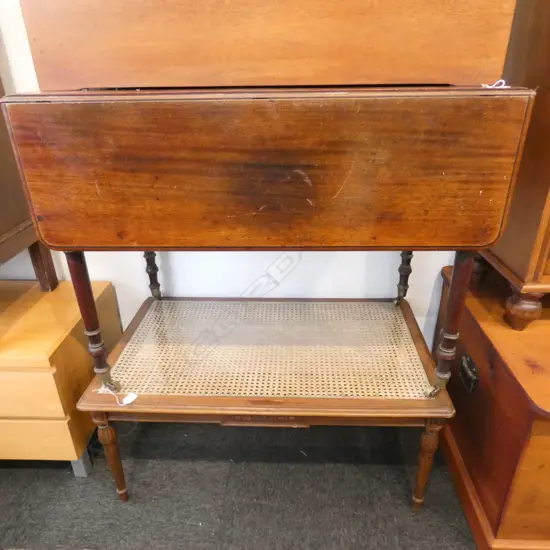 MAHOGANY DROPLEAF TABLE