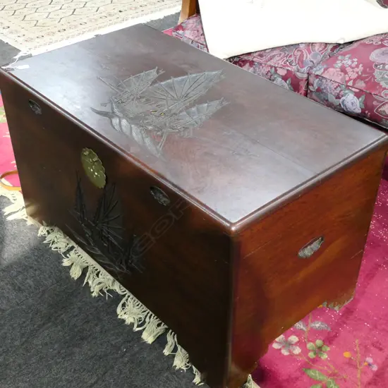 CAMPHOR CHEST BLANKET BOX L.1M CRACK TO TOP