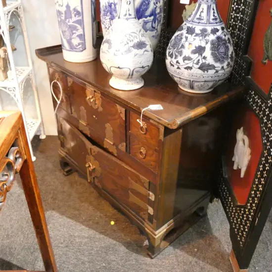 KOREAN CHEST H. 610MM W. 750MM