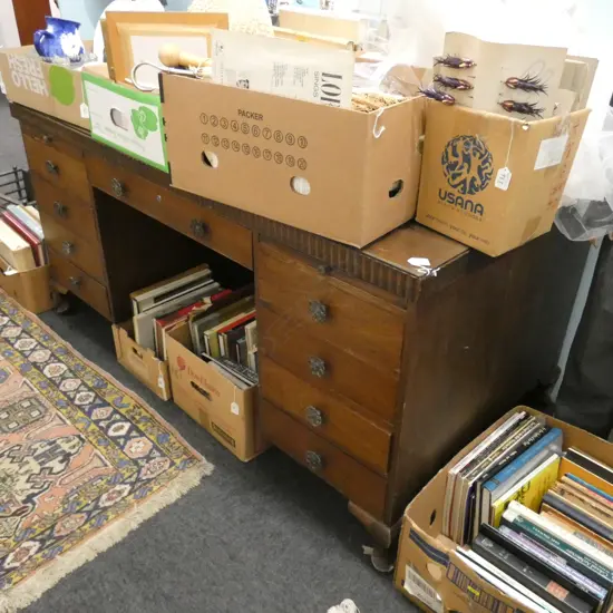 MAHOGANY DESK NEEDING SOME RESTORATION L1550 MM