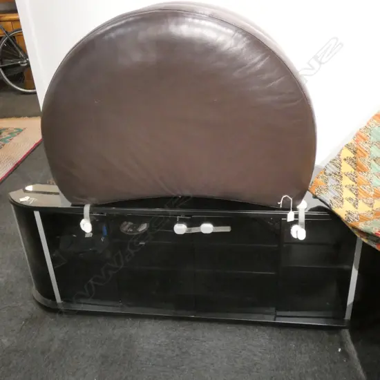 BLACK GLASS TV UNIT L. 1500MM