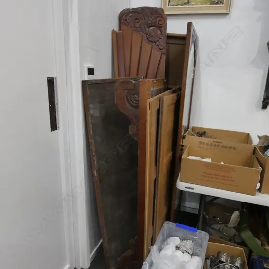 VINTAGE OAK WARDROBE DISASSEMBLES 