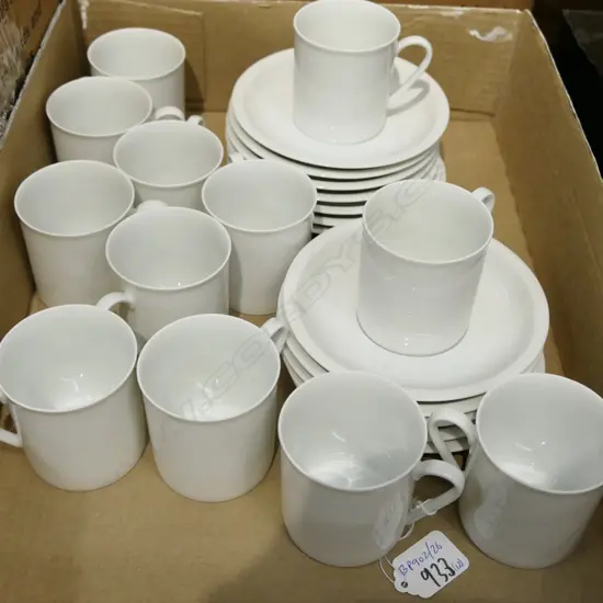 12 ARZBERG COFFEE CANS AND SAUCERS